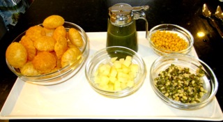 Delicious Indian Appetizer – Pani Puri!